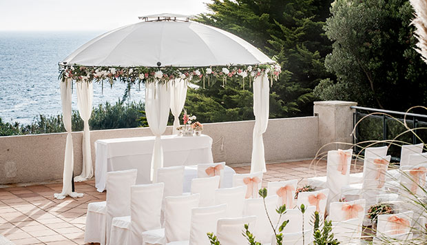 Ceremonia de boda con vistas al mar en Galicia