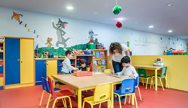 Hotel para familias con miniclub en Galicia 